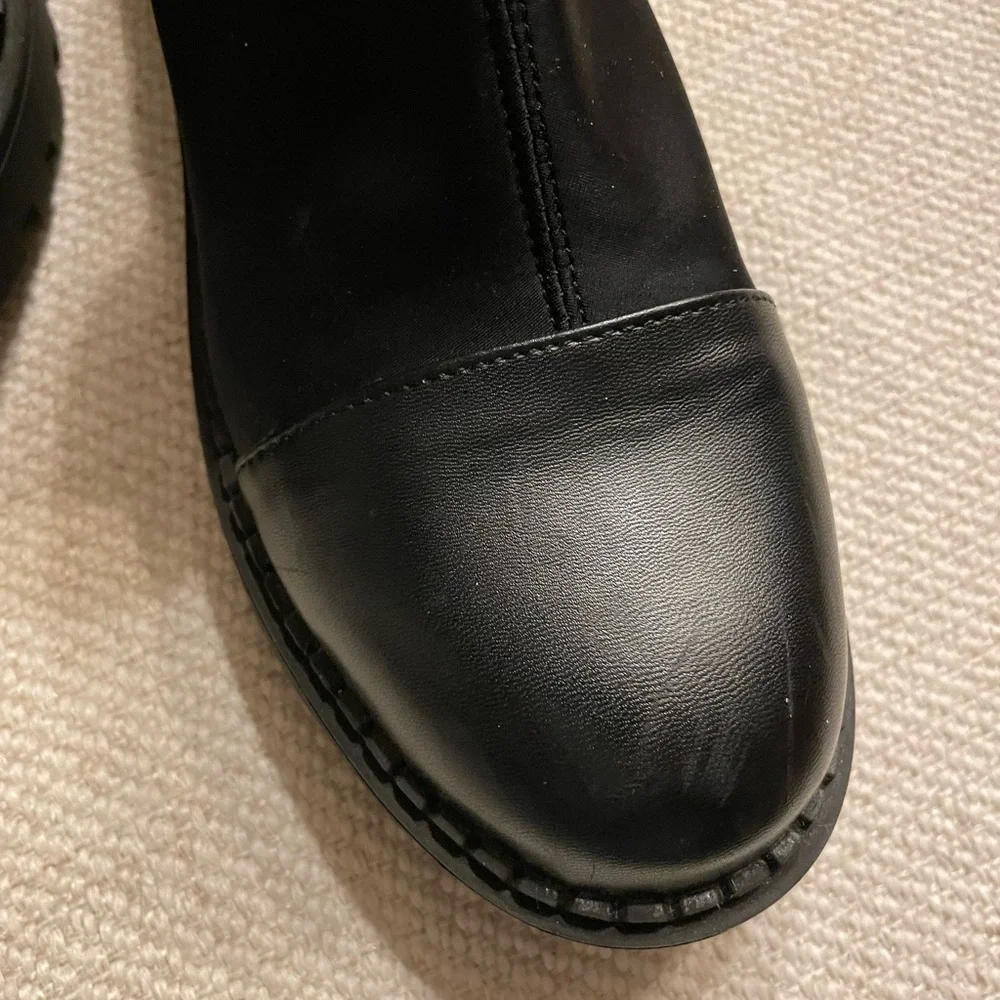 Urban outfitters combat boots side zipper chunky heel. Size 8 excellent conditio - Picture 5 of 5